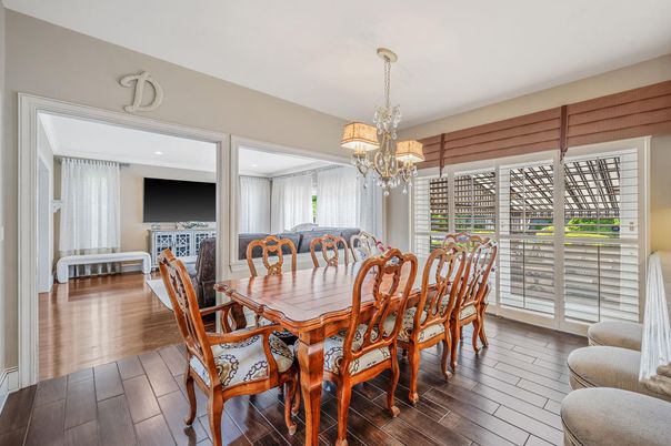 Chandelier, Dining room, Interior, Recessed Lighting, Wood Texture Flooring