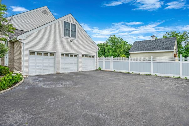 Detached Garage, Exterior