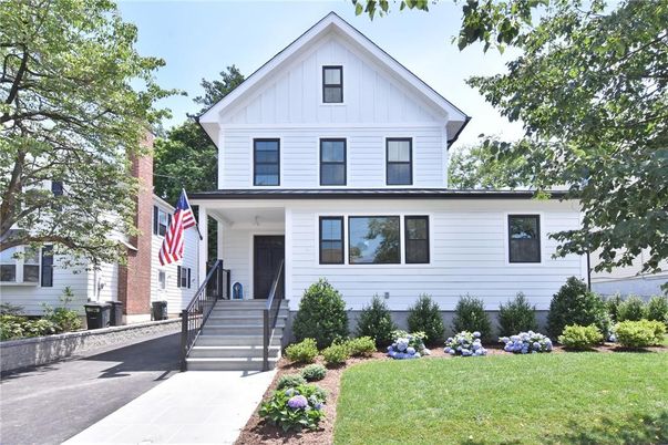 Exterior, Facade, Farmhouse