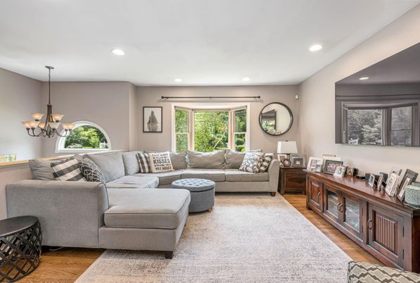 Chandelier, Interior, Living room, Recessed Lighting, Wood Texture Flooring