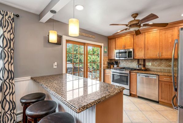 Interior, Kitchen, Pendant Lights, Recessed Lighting, Stainless Steel Appliances