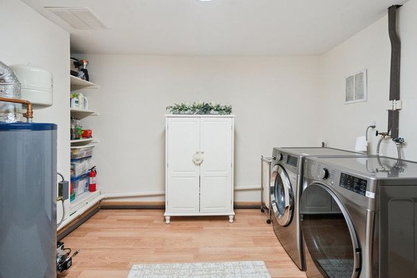 Interior, Washer, Wood Texture Flooring