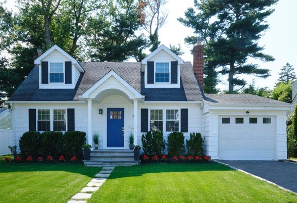 Attached, Exterior, Facade, Cape Cod