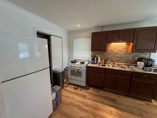 Interior, Kitchen, Recessed Lighting, Wood Texture Flooring