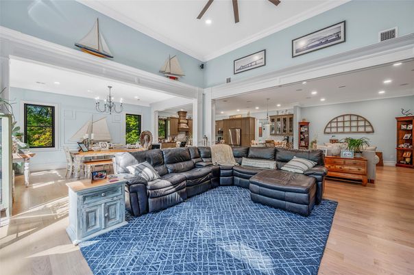 Chandelier, Dining room, Interior, Living room, Recessed Lighting, Wood Texture Flooring