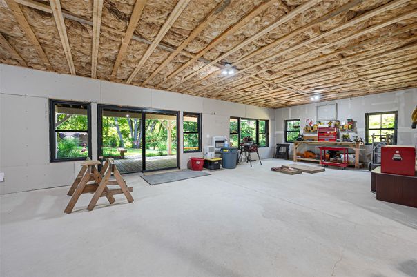Empty room, Interior, Wooden Ceilings