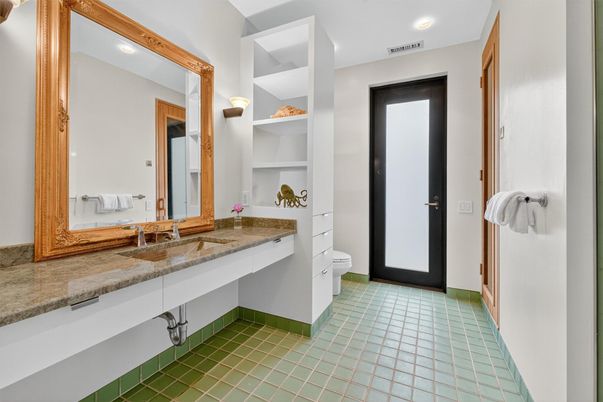 Bathroom, Interior, Recessed Lighting