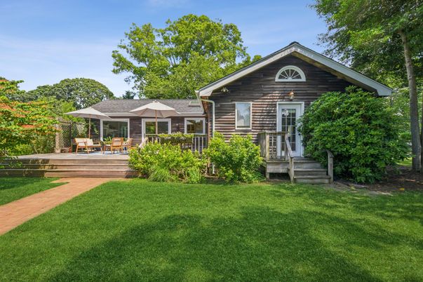 Backyard, Exterior, Facade, Log Home