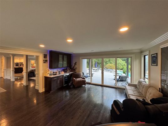 Interior, Living room, Recessed Lighting, Wood Texture Flooring