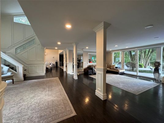 Interior, Recessed Lighting, Wood Texture Flooring
