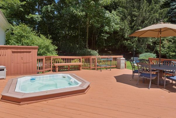 Exterior, Hot Tub, Pool
