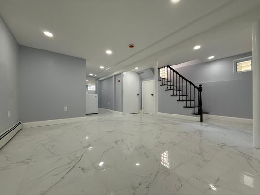 Empty room, Interior, Marble, Recessed Lighting