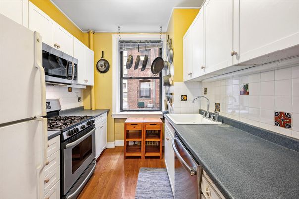 Interior, Kitchen, Stainless Steel Appliances, Wood Texture Flooring
