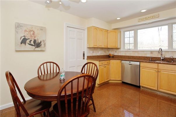Dining room, Interior, Kitchen, Recessed Lighting
