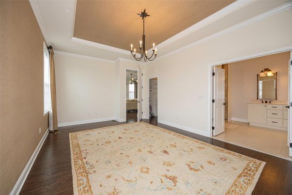 Chandelier, Empty room, Interior, Pendant Lights, Wood Texture Flooring