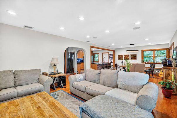 Dining room, Interior, Living room, Pendant Lights, Recessed Lighting, Wood Texture Flooring