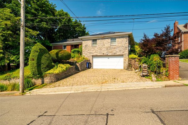 Attached, Exterior, Facade, Brick Facade, Raised Ranch