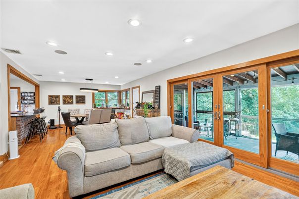 Dining room, Interior, Living room, Pendant Lights, Recessed Lighting, Wood Texture Flooring