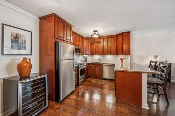 Dining room, Interior, Kitchen, Stainless Steel Appliances, Wood Texture Flooring