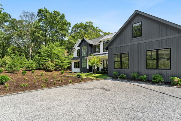 Exterior, Facade, Farmhouse