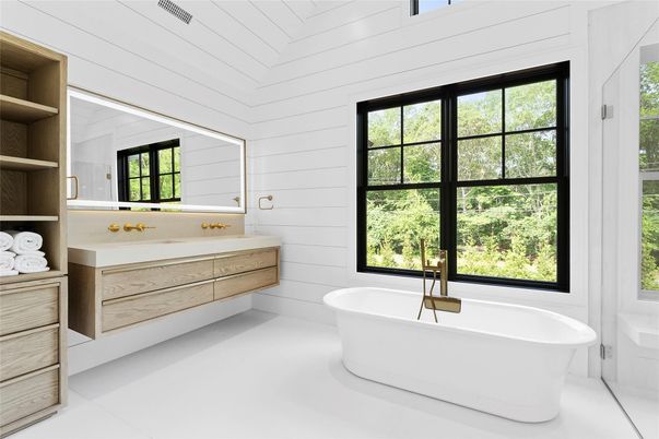 Bathroom, Free Standing Baths, Interior