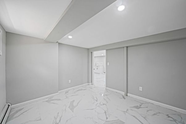 Empty room, Interior, Marble, Recessed Lighting