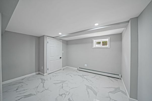 Empty room, Interior, Marble, Recessed Lighting