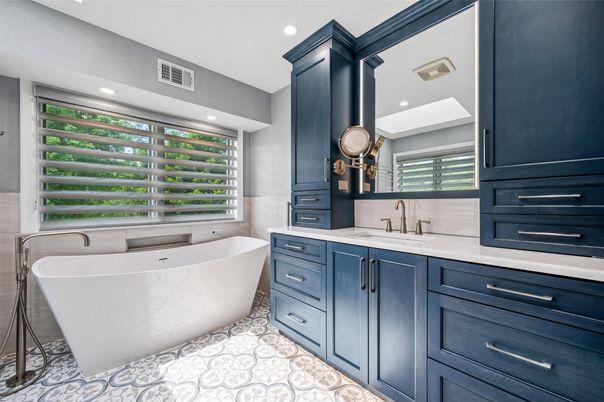 Bathroom, Free Standing Baths, Interior, Recessed Lighting