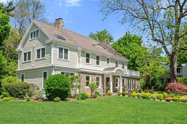 Backyard, Exterior, Facade, Queen Anne Victorian