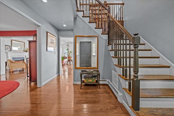 Interior, Recessed Lighting, Wood Texture Flooring