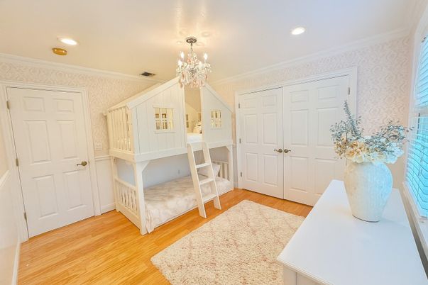 Chandelier, Interior, Recessed Lighting, Wood Texture Flooring