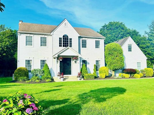 Backyard, Exterior, Facade, Farmhouse