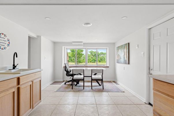 Dining room, Interior, Recessed Lighting