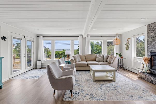 Fireplace, Interior, Living room, Pendant Lights, Recessed Lighting, Wood Texture Flooring