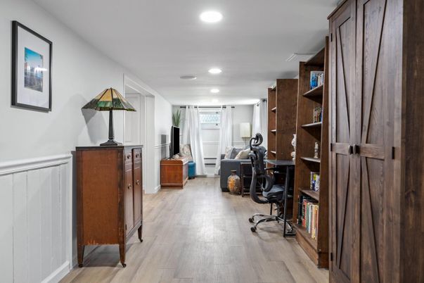 Home Office, Interior, Recessed Lighting, Wood Texture Flooring