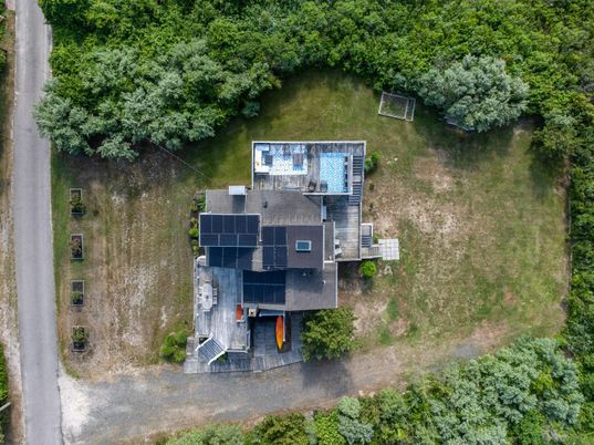 Exterior, Drone