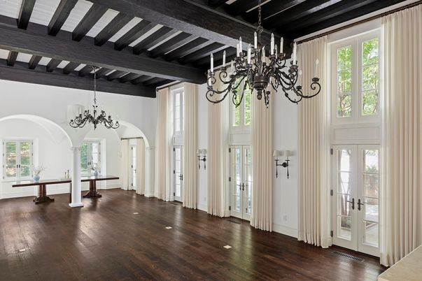 Chandelier, Empty room, Interior, Wooden Beams, Wood Texture Flooring