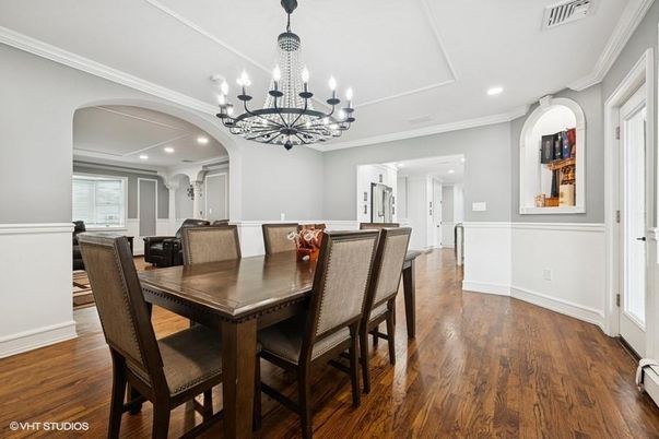 Chandelier, Dining room, Interior, Recessed Lighting, Wood Texture Flooring