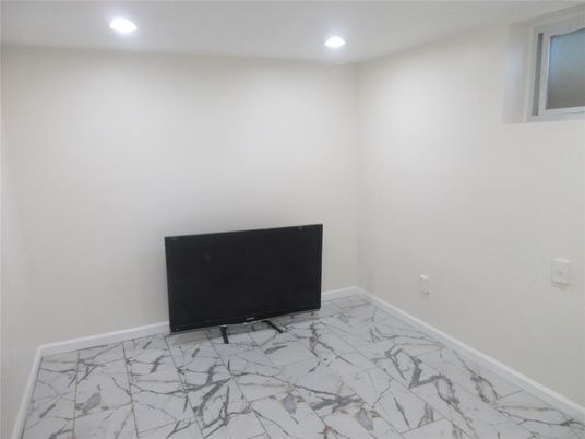 Empty room, Interior, Marble, Recessed Lighting