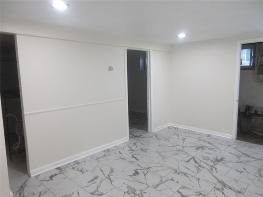 Empty room, Interior, Marble, Recessed Lighting
