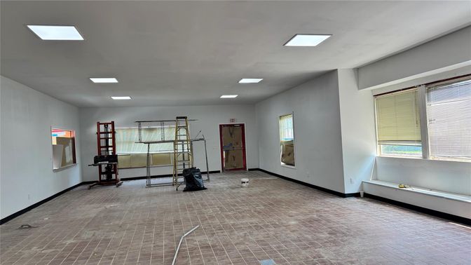Fitness Equipment, Interior, Recessed Lighting