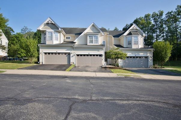 Attached, Exterior, Facade, Farmhouse