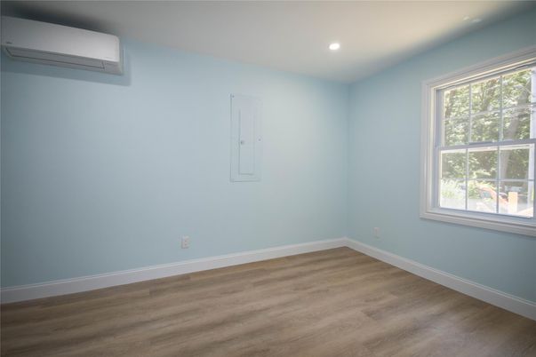 Empty room, Interior, Recessed Lighting, Wood Texture Flooring