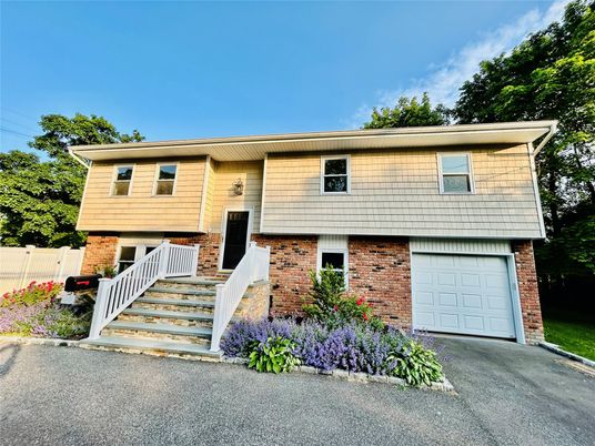 Attached, Exterior, Facade, Brick Facade, Raised Ranch