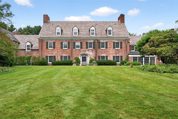 Backyard, Exterior, Facade, Brick Facade, Georgian