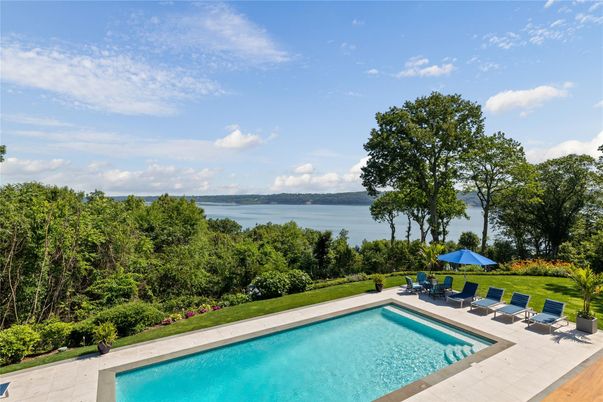 Exterior, Pool, Water