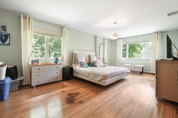 Bedroom, Interior, Pendant Lights, Wood Texture Flooring