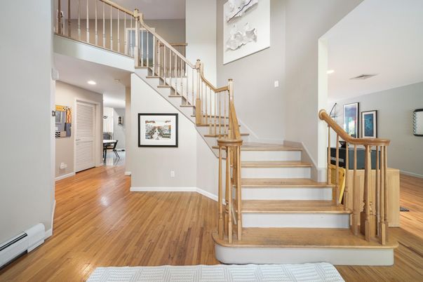 Interior, Recessed Lighting, Wood Texture Flooring