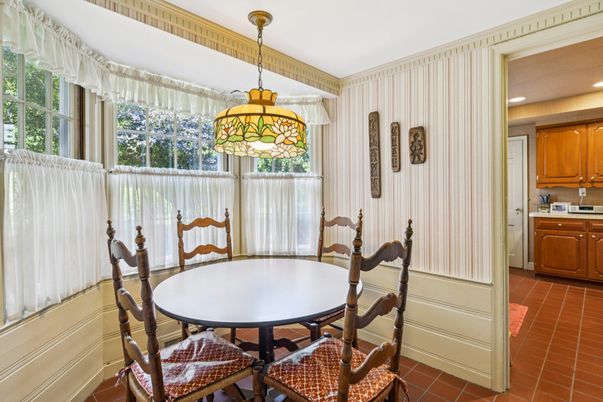 Dining room, Interior, Pendant Lights, Recessed Lighting