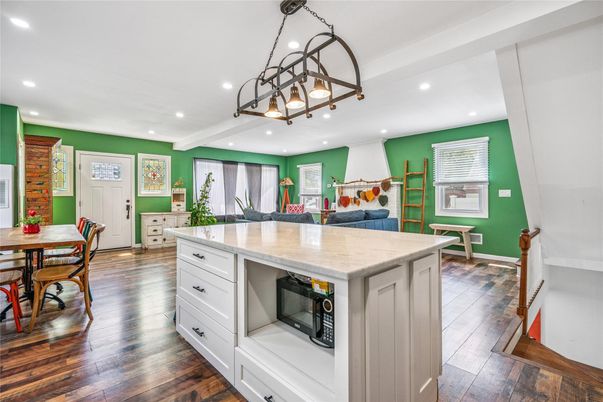 Chandelier, Dining room, Interior, Kitchen, Recessed Lighting, Wood Texture Flooring